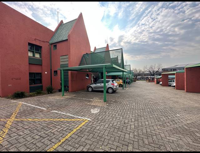 130M² OFFICE TO LET IN HIGHVELD BUSINESS PARK